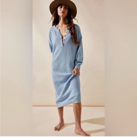 Free People Dresses & Skirts - ✨Free People Beach Sweater Dress✨
